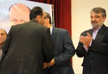 گزارش تصویری از اهداء جوایز  در همایش تجلیل از پرفسور علی اکبر جلالی چهره ماندگار شهرستان شاهرود 